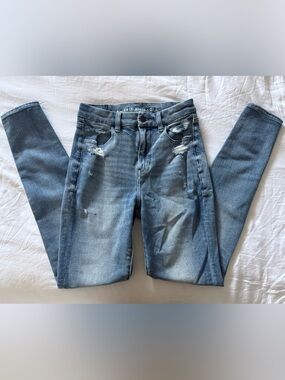 American Eagle Outfitters Women's Light Blue Distressed Skinny Jeans